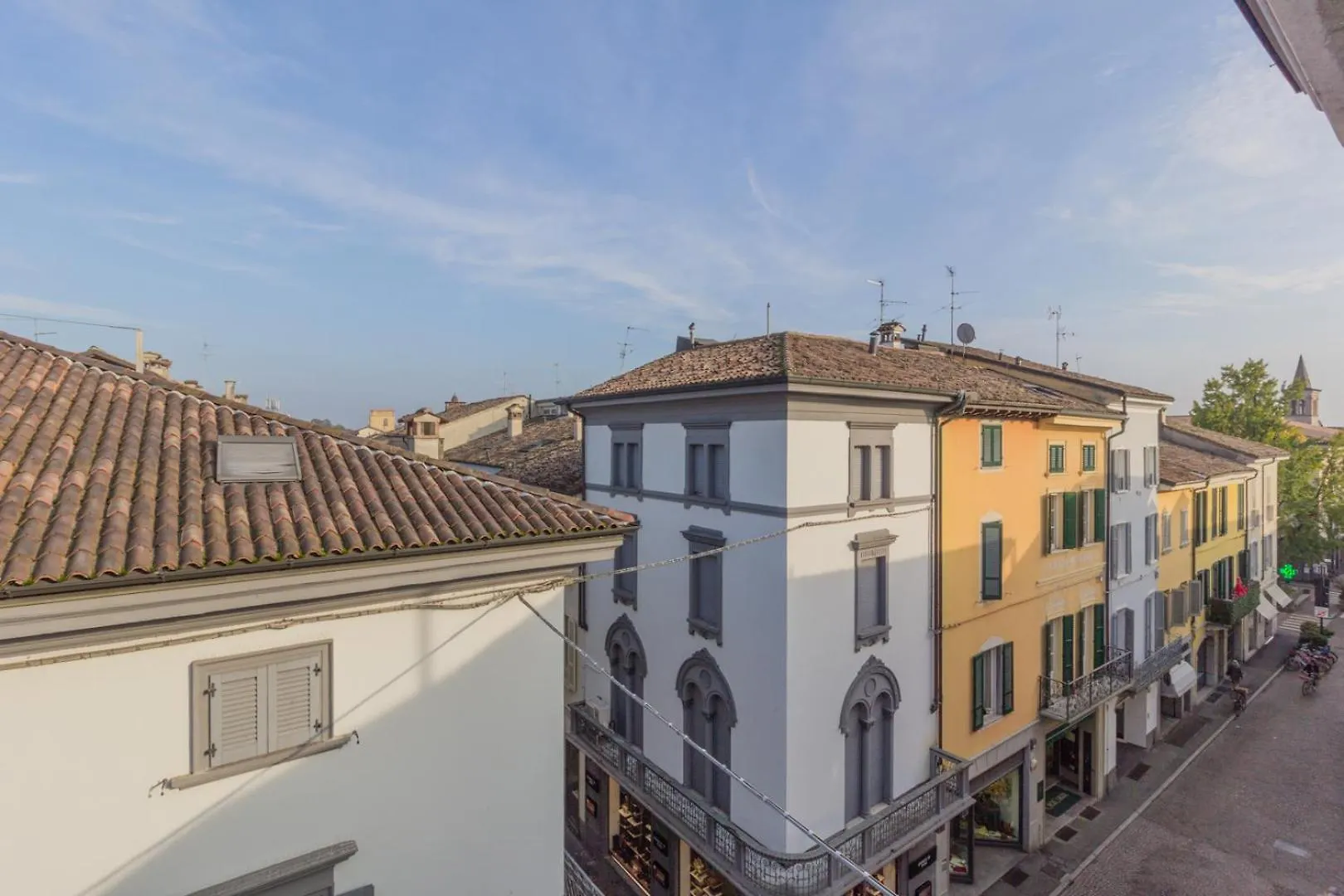 Crema Centro, Luminoso, Comfort 0*,  Italien