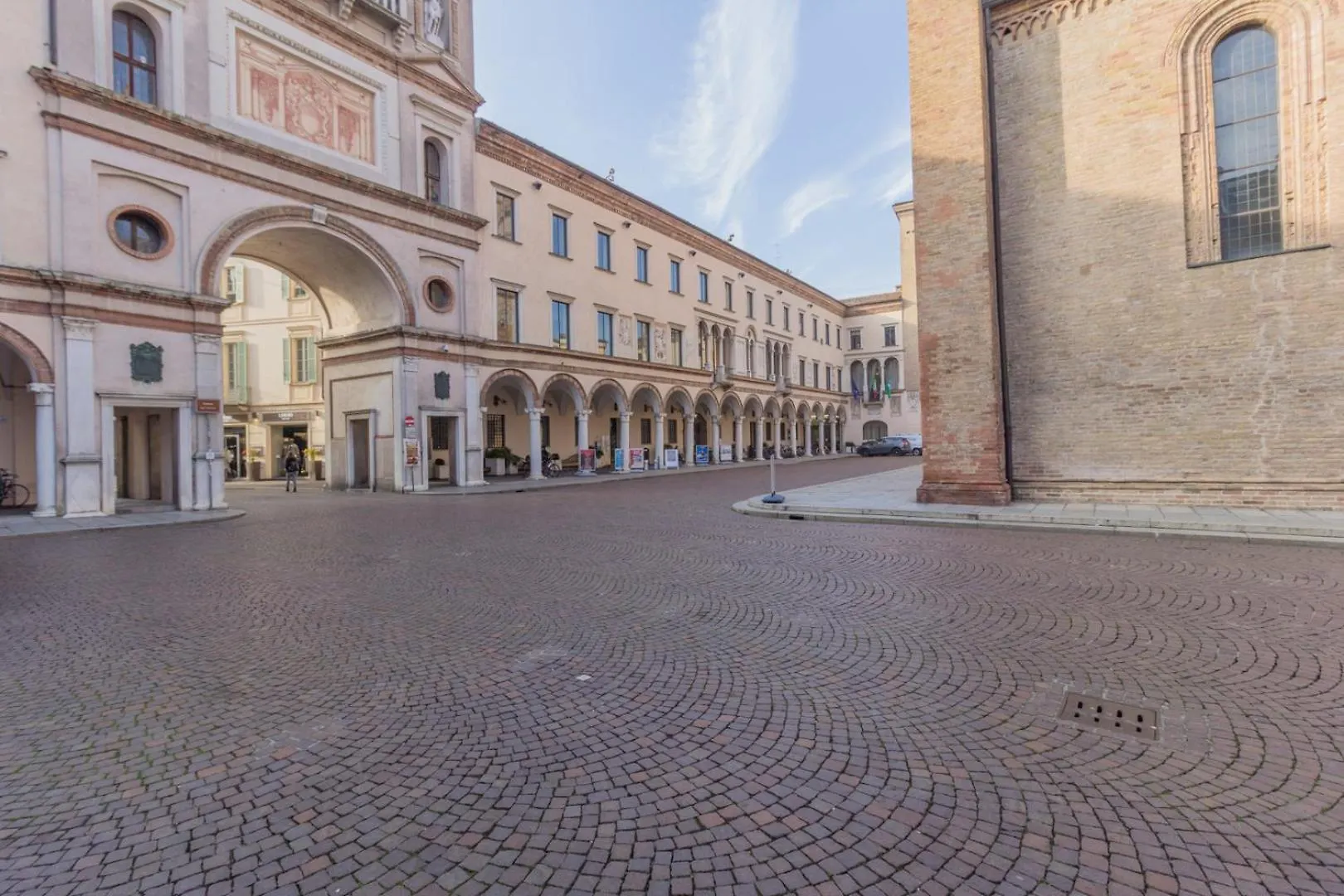 Lägenhet Crema Centro, Luminoso, Comfort Italien