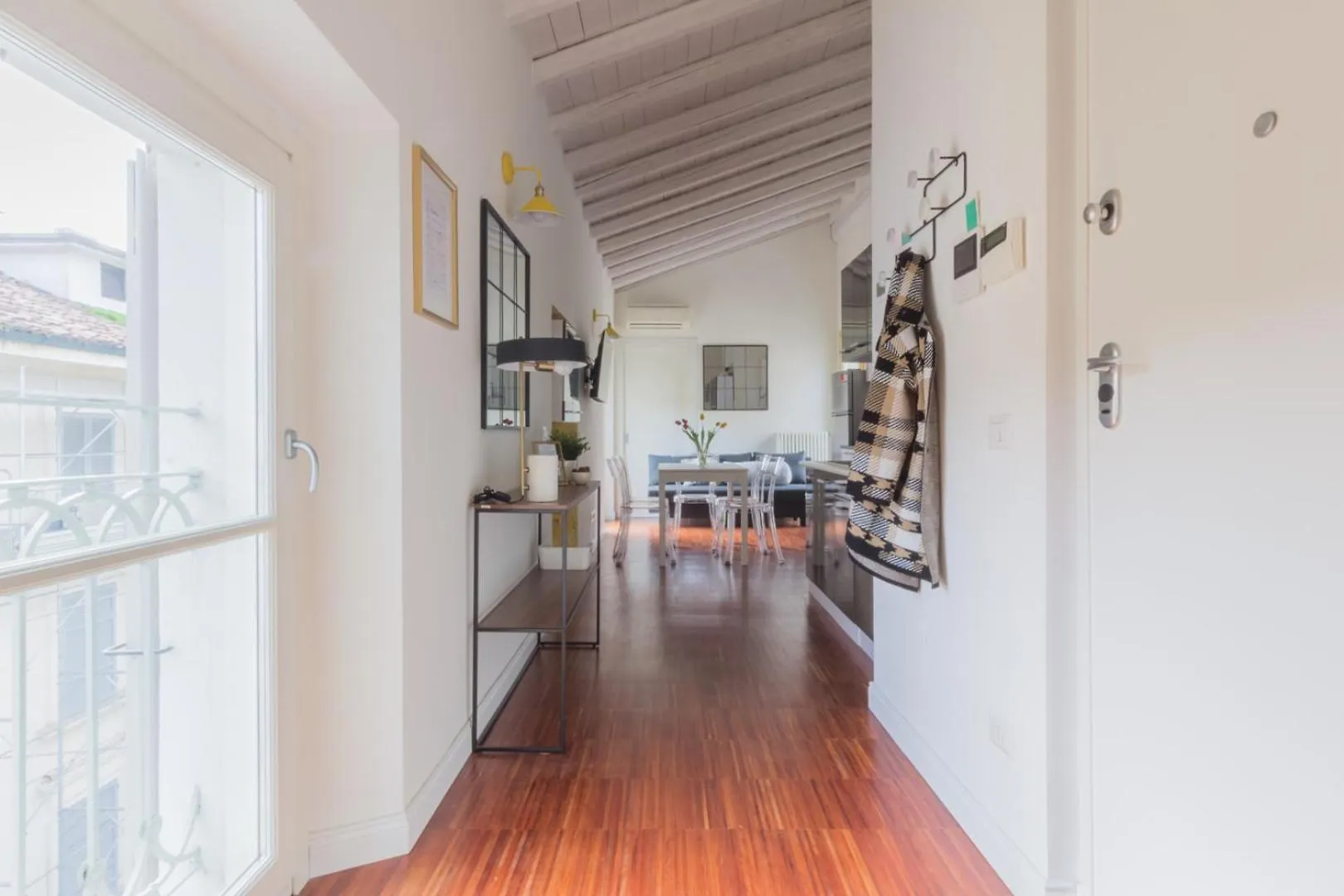 Crema Centro, Luminoso, Comfort